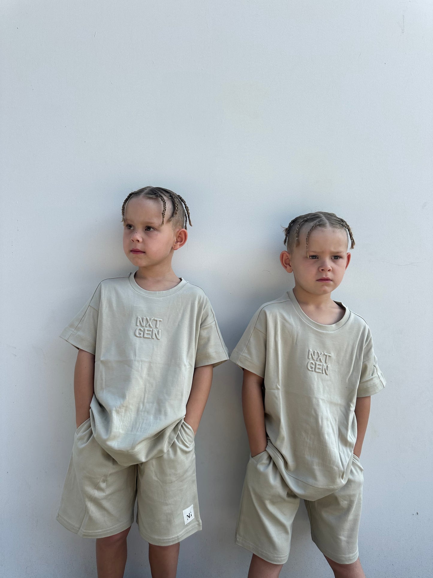 Essential Stone Lounge Set